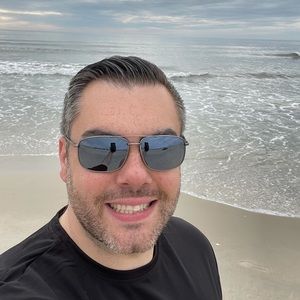 Meet your Posher, Christopher